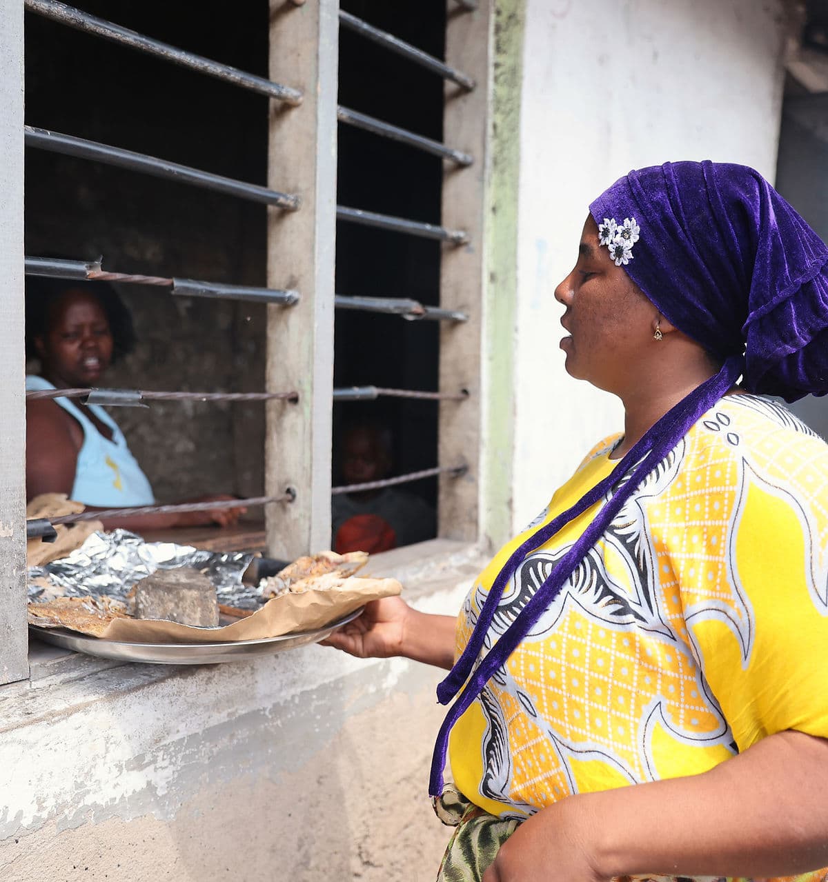 Kgolaentle Holdings team member delivering service
